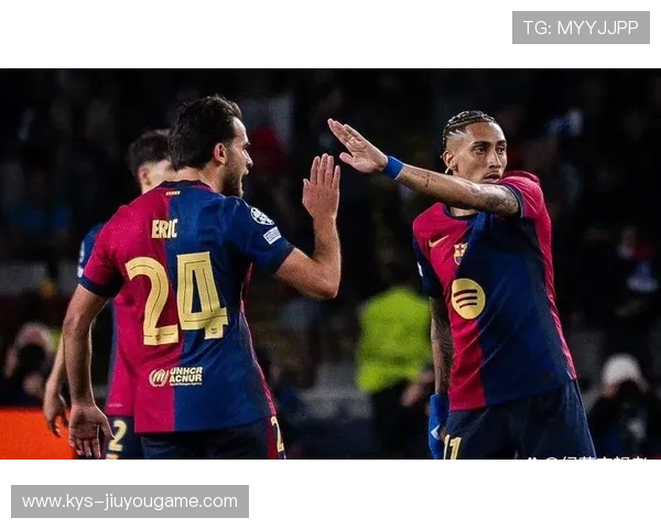 巴萨逼抢制造机会，拉菲尼亚爆射被封